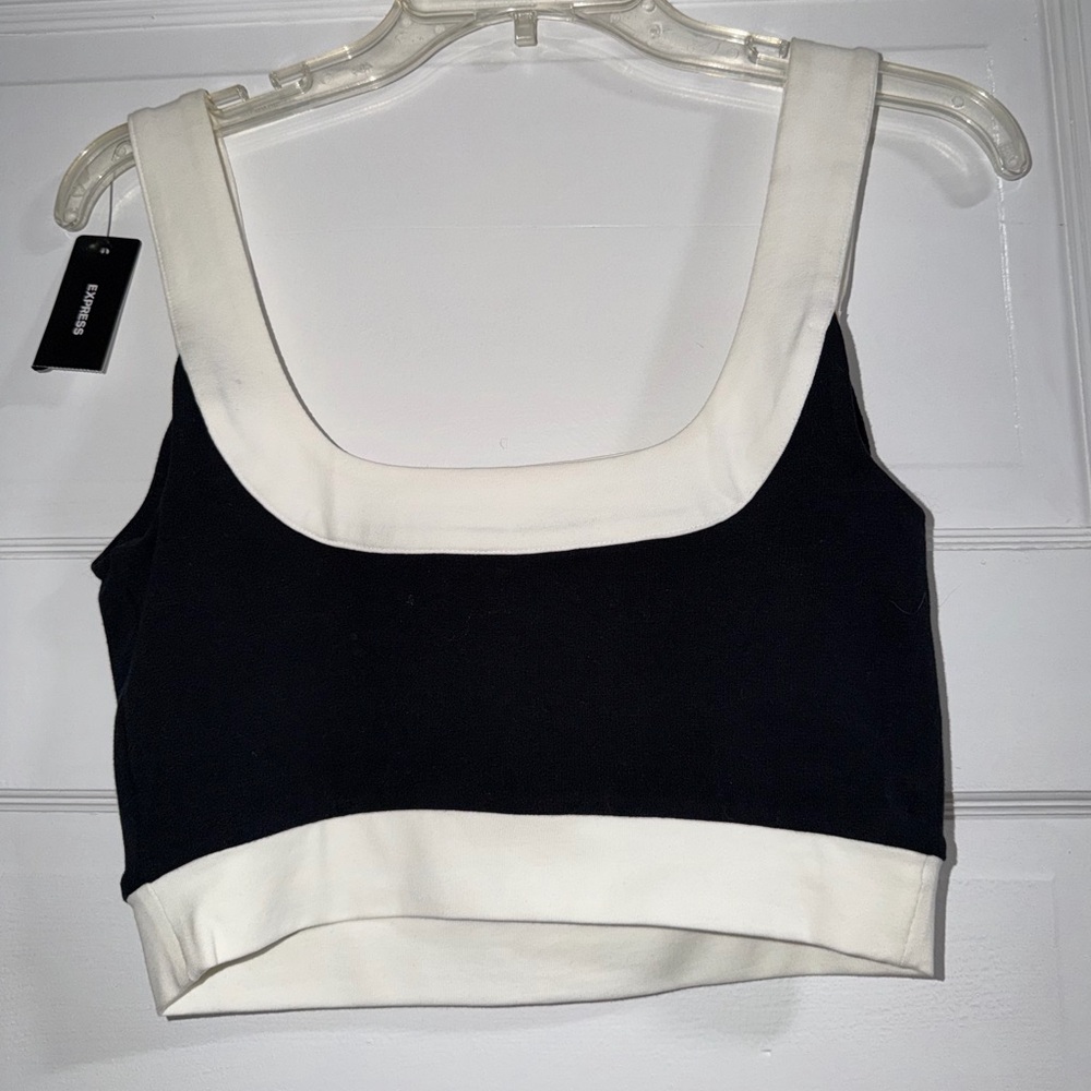 Express Monochrome Cropped Top - Picture 3 of 4